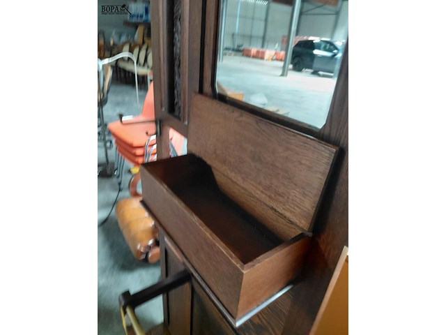 Lot 104 - antieken houten halmeubel/kapstok met spiegel, opbergvak en - afbeelding 7 van  8