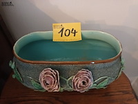 Lot 104 - bloempot art-nouveau - afbeelding 1 van  6