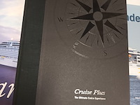 Lot 104 - boeken over cruiseschepen. 4 stuks - afbeelding 4 van  4