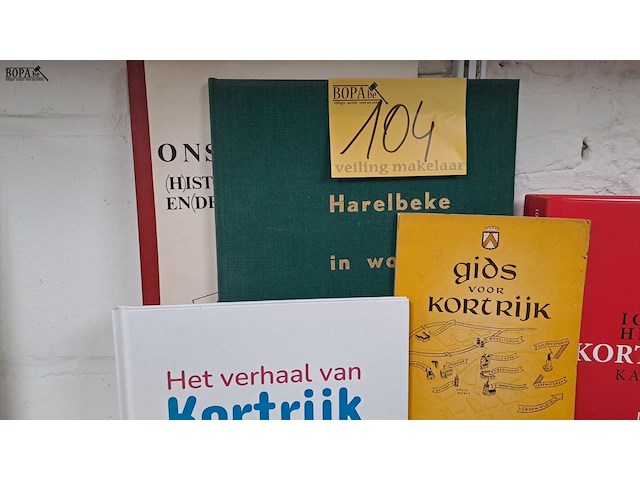 Lot 104 - boeken over kortrijk ong 15 stuks - afbeelding 2 van  6