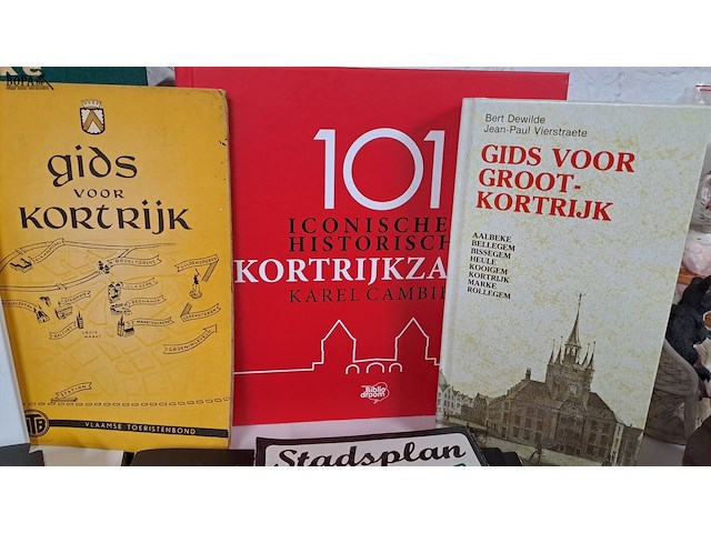 Lot 104 - boeken over kortrijk ong 15 stuks - afbeelding 3 van  6