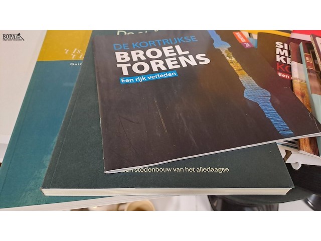 Lot 104 - boeken over kortrijk ong 15 stuks - afbeelding 5 van  6