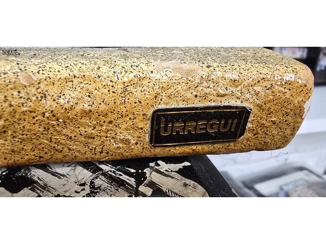 Lot 104 - charlie chaplin beeld met kind - afbeelding 3 van  4