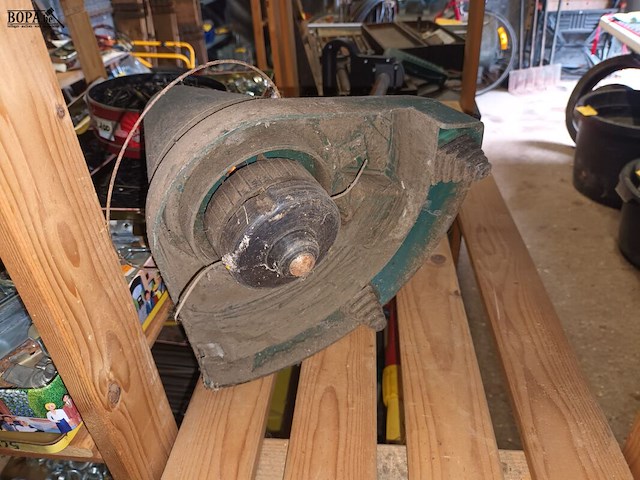 Lot 104 - elektrische kantenmaaier metabo - afbeelding 2 van  4