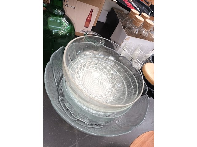 Lot 104 - glaswerk. 9 stuks - afbeelding 3 van  4