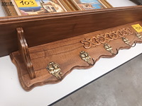 Lot 104 - houten kapstok - afbeelding 3 van  4