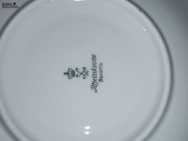 Lot 104 - huisraad. 2 bakken - afbeelding 4 van  7