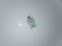 Lot 104 - huisraad. 2 bakken - afbeelding 7 van  7