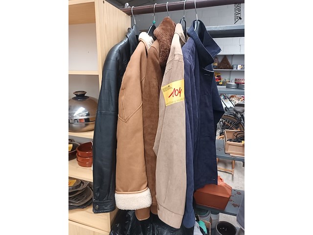 Lot 104 - jassen - 5 stuks - afbeelding 1 van  6
