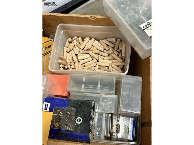 Lot 104 - lot vijzen, nagels, rondellen, pluggen, klemmen - afbeelding 3 van  5