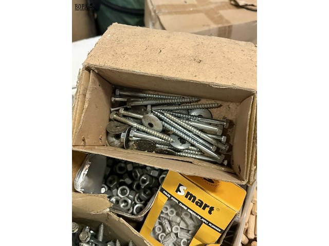 Lot 104 - lot vijzen, nagels, rondellen, pluggen, klemmen - afbeelding 5 van  5