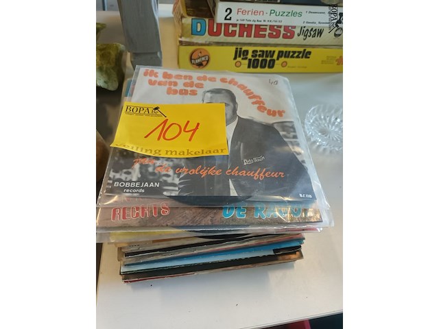 Lot 104 - muziek singles. 32 stuks - afbeelding 1 van  5
