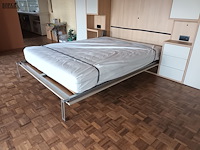 Lot 104 - opklapbed met ombouw - afbeelding 2 van  4