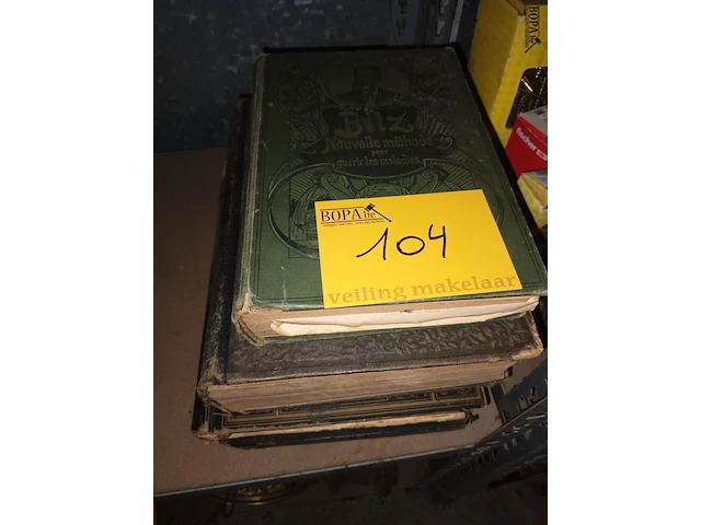 Lot 104 - oude boeken. 4 stuks - afbeelding 1 van  7