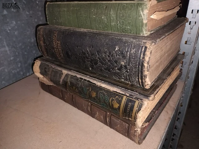 Lot 104 - oude boeken. 4 stuks - afbeelding 2 van  7