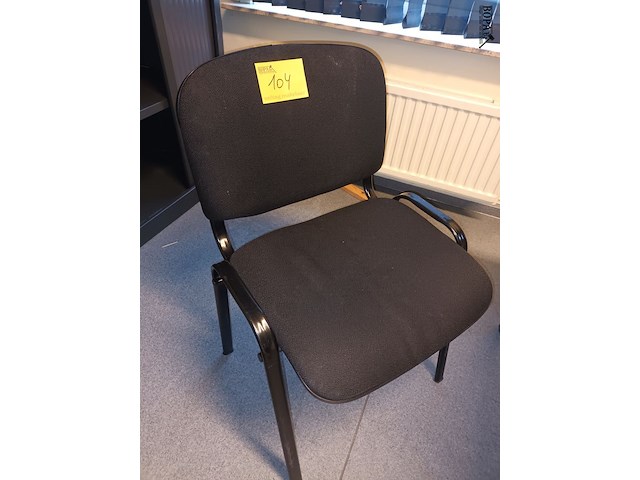 Lot 104 - vergaderstoel. 15 stuks - afbeelding 1 van  2