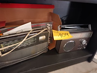 Lot 104 - vintage thomson en hermès radio - afbeelding 1 van  4