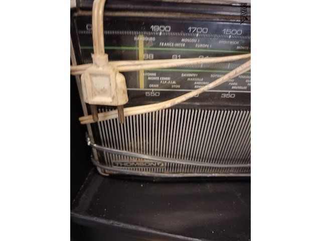 Lot 104 - vintage thomson en hermès radio - afbeelding 2 van  4
