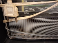Lot 104 - vintage thomson en hermès radio - afbeelding 2 van  4