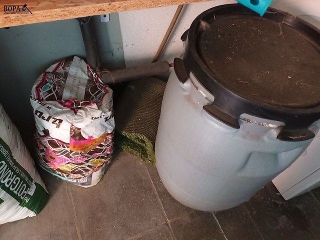 Lot 104 - zand - afbeelding 3 van  5