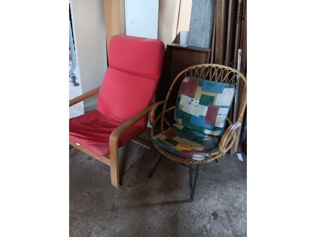 Lot 104 - zeteltjes. 2 stuks - afbeelding 1 van  2