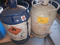 Lot 105 - aangebroken gasflessen. 2 stuks - afbeelding 1 van  5