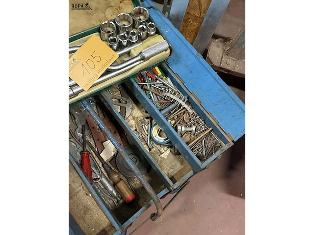 Lot 105 - assortiment handgereedschap racim en werkkoffer metaal - afbeelding 2 van  4