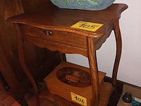 Lot 105 - bijzettafeltje - afbeelding 3 van  3