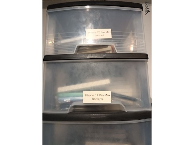 Lot 105 - boxen met gsm hoesjes. 11 stuks - afbeelding 2 van  5