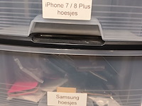 Lot 105 - boxen met gsm hoesjes. 11 stuks - afbeelding 4 van  5