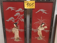 Lot 105 - chinese kaders met parelmoer. 2 stuks - afbeelding 1 van  5