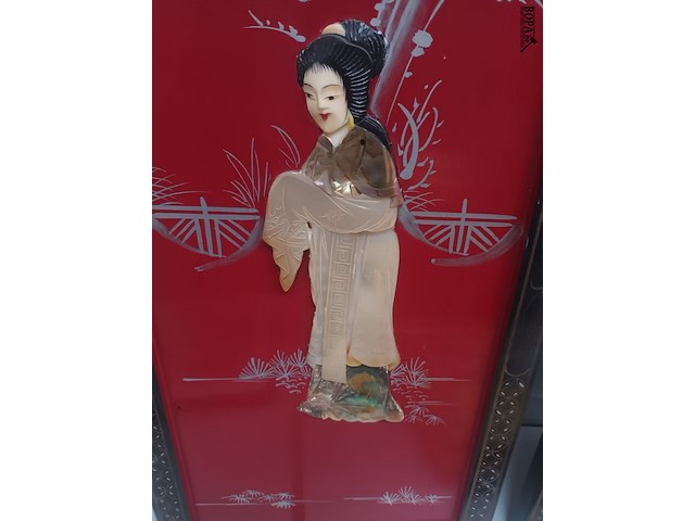 Lot 105 - chinese kaders met parelmoer. 2 stuks - afbeelding 5 van  5