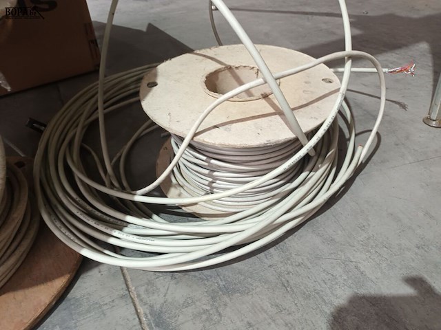 Lot 105 - coax kabel - afbeelding 2 van  4