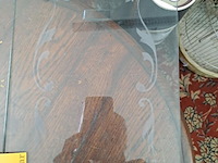 Lot 105 - decoratief glasraam - afbeelding 2 van  3