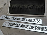 Lot 105 - displays 3-d wiskemann en los paneel porcelaine de paris - afbeelding 5 van  5