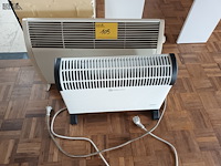 Lot 105 - elektrisch verwarmingstoestel. 2 stuks - afbeelding 1 van  3