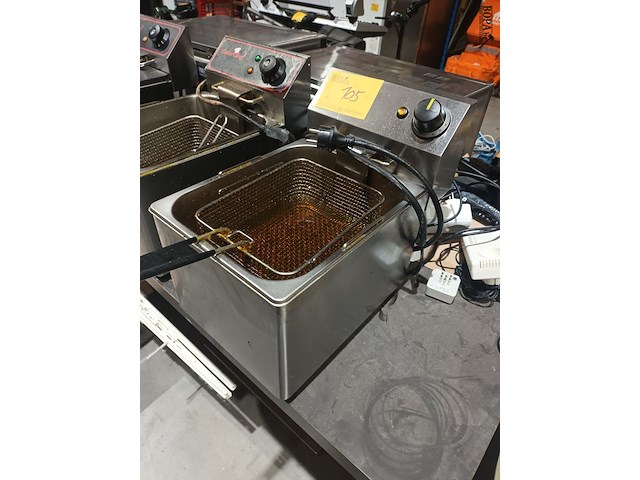 Lot 105 - friteuse - afbeelding 1 van  2