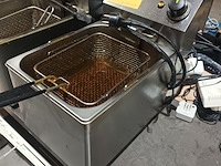 Lot 105 - friteuse - afbeelding 1 van  2