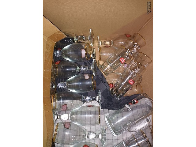 Lot 105 - glazen stella artois - afbeelding 2 van  3