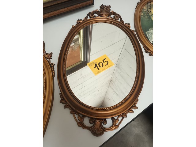 Lot 105 - goudkleurige kaders. 3 stuks - afbeelding 3 van  4