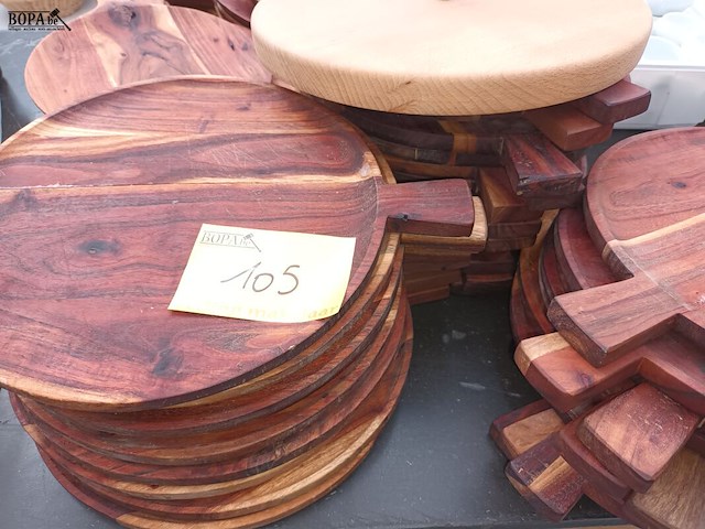 Lot 105 - houten serveerplanken. 44 stuks - afbeelding 3 van  3