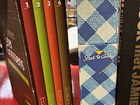 Lot 105 - lot kookboeken - afbeelding 4 van  4