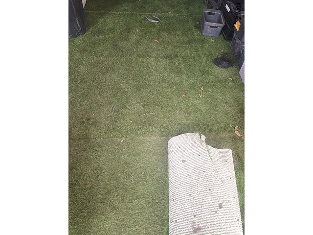 Lot 105 - lot kunstgras - afbeelding 3 van  4