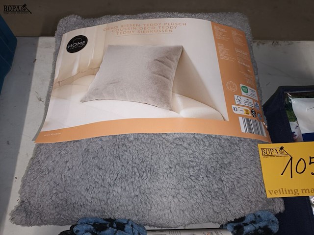 Lot 105 - matrastopper, plaid en sierkussen - afbeelding 4 van  5