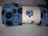 Lot 105 - matrastopper, plaid en sierkussen - afbeelding 5 van  5