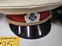 Lot 105 - oekraine 4 kepies - afbeelding 4 van  5