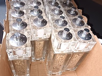 Lot 105 - peper- en zoutmolens. 23 stuks - afbeelding 2 van  3