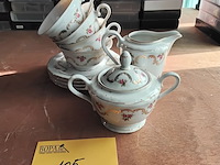 Lot 105 - porseleinen setje 4-delig - afbeelding 1 van  1