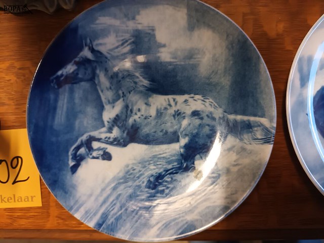 Lot 105 - russische sierborden paarden. 2 stuks - afbeelding 3 van  5