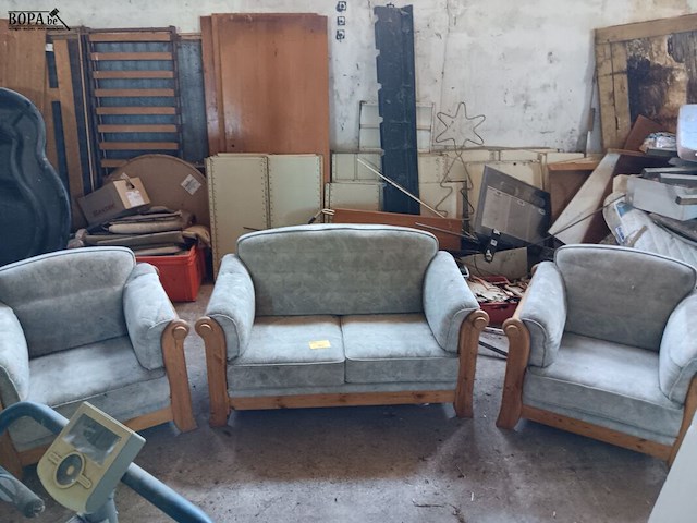 Lot 105 - salon - afbeelding 1 van  8